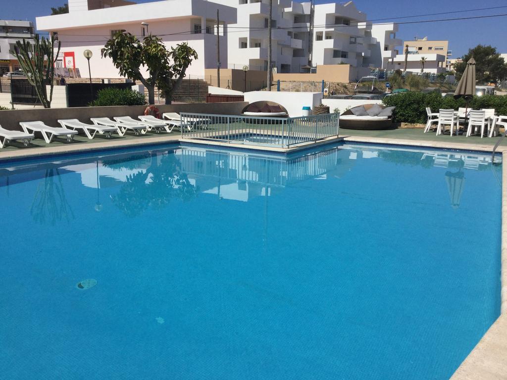 Apartamentos Alba San Antonio  Exteriör bild