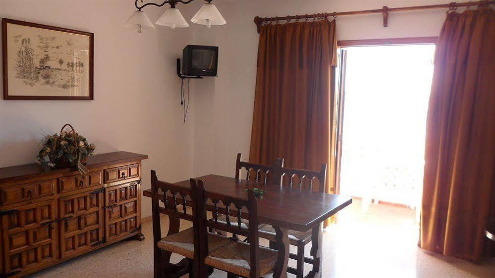 Apartamentos Alba San Antonio  Exteriör bild