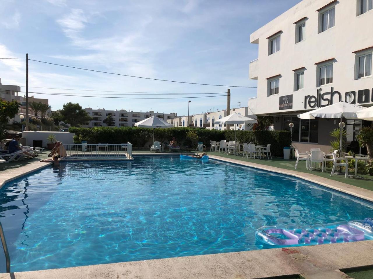 Apartamentos Alba San Antonio  Exteriör bild
